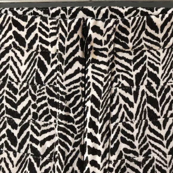 Express Skirt - Picture 3 of 4